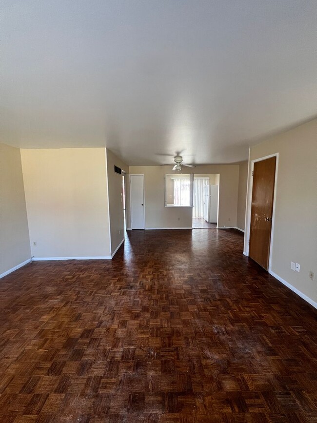 Building Photo - 3 bed | 1.5 bath | Vouchers accepted