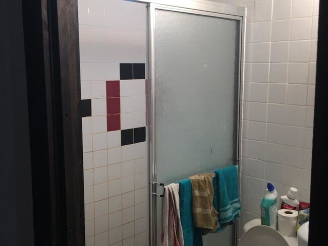 Foto del edificio - 348 E 18th St