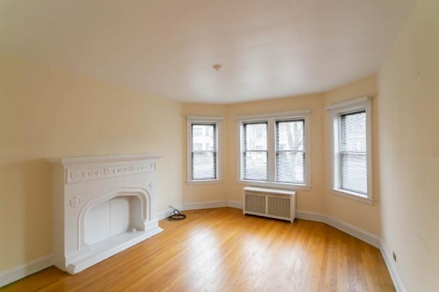 Foto del edificio - 2 bedroom in CHICAGO IL 60630