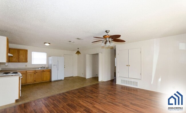 Building Photo - 9900 Cottontail Ln