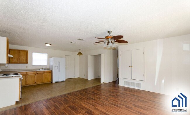 Foto del edificio - 9900 Cottontail Ln