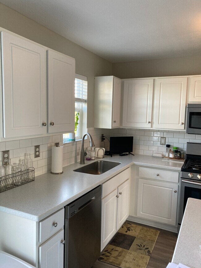 Foto del edificio - 7136 Billy Goat Dr