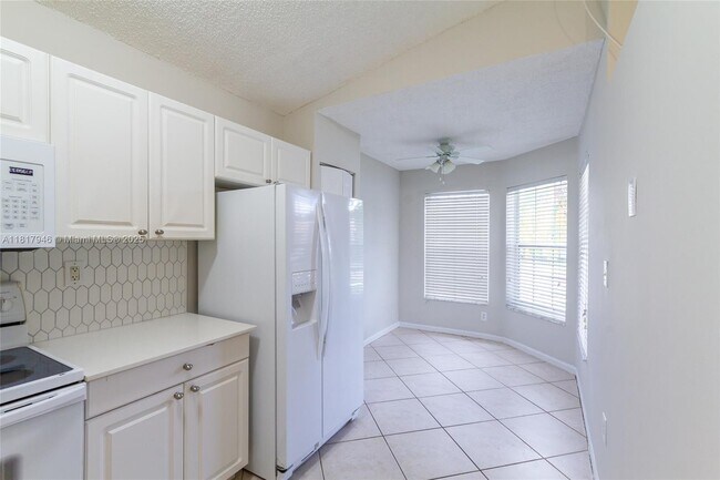 Foto del edificio - 11811 SW 8th St