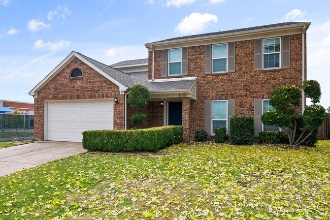 Foto del edificio - Mansfield Country Club Home