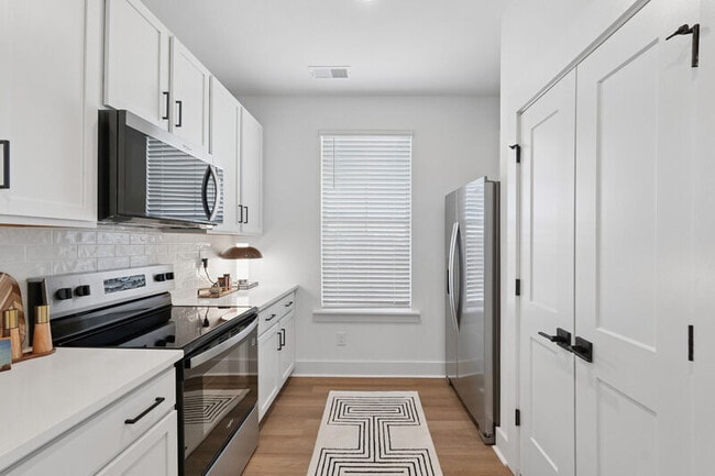 Building Photo - Sablewood