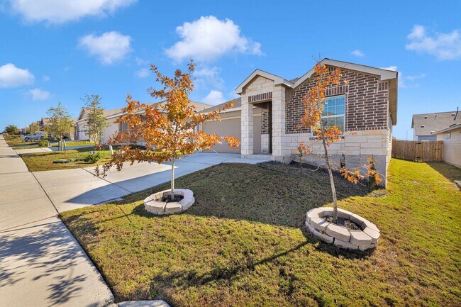 Building Photo - Welcome to Your Ideal Home in Saint Hedwig...