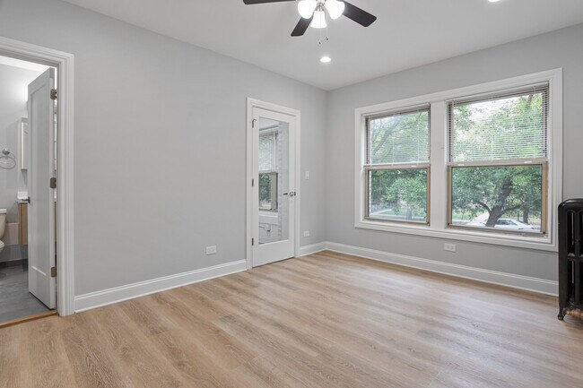 Foto del edificio - 1627 W Chase Ave