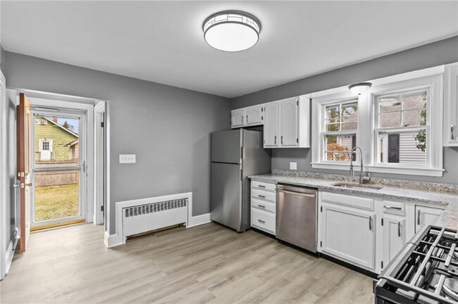 Foto del edificio - 45 Dryden Blvd