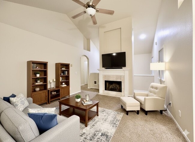 Building Photo - Spacious 3BR Condo at Oswego Bay – Prime Location!