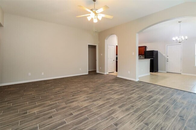 Foto del edificio - 17239 Glen Oaks Dr