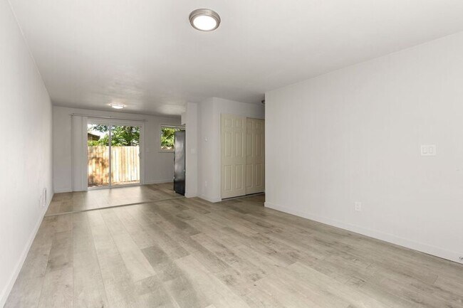 Foto del edificio - 9623 SE Knight St