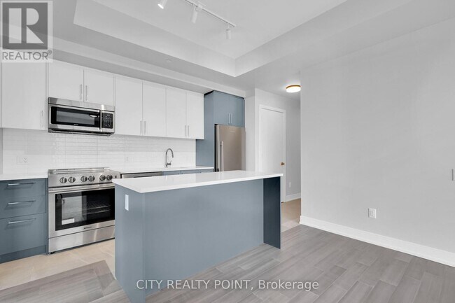 Photo du bâtiment - 664-664 Spadina Ave.