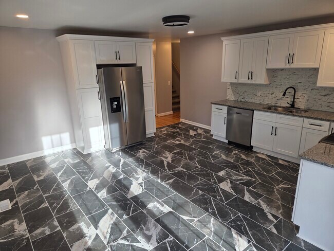 Foto del edificio - 415 Ford St