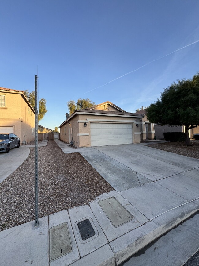 Building Photo - 4608 N Sergeant Ct