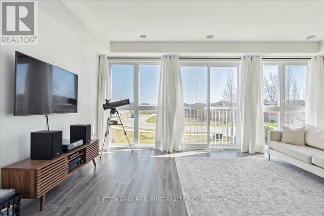 Photo du bâtiment - 234-234 Edgevalley Rd