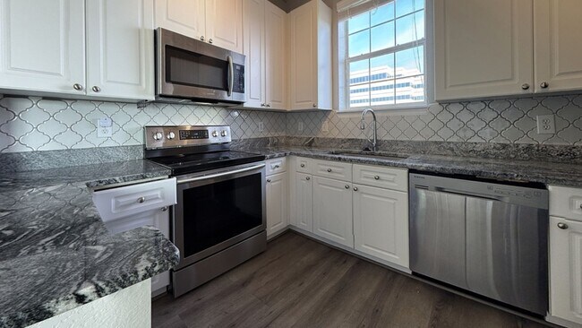 Building Photo - 4221 W Spruce St