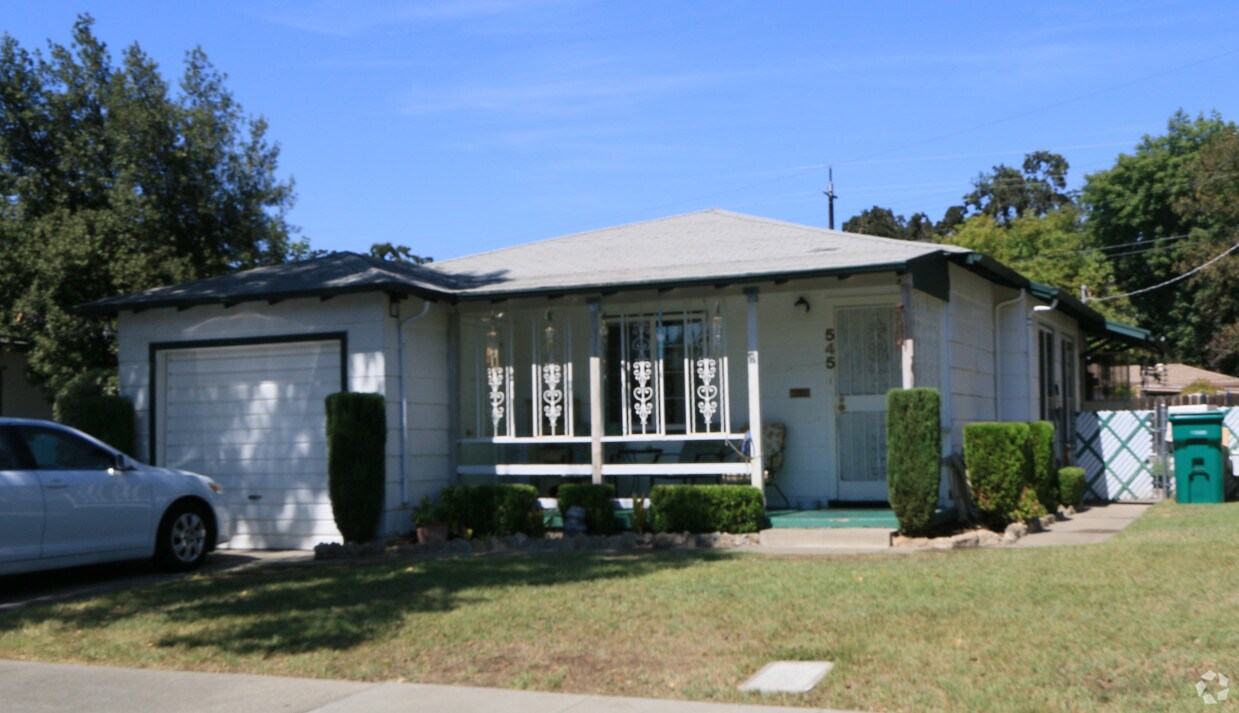 Foto del edificio - 547 E Sonoma St