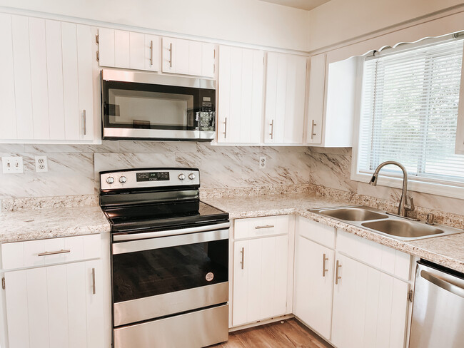 Foto del edificio - 5225 Woodsey Way