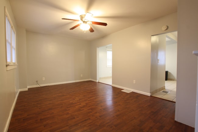 Foto del edificio - 348 W Pike St