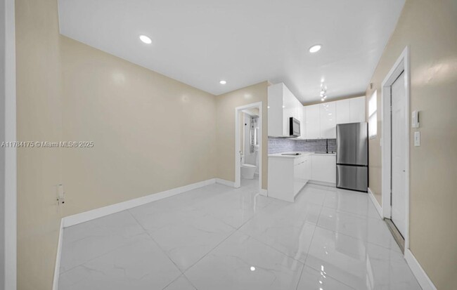 Foto del edificio - 3360 E 10th Ave
