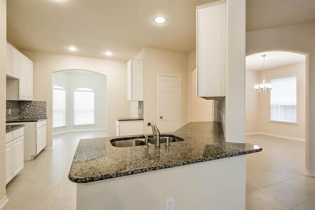 Foto del edificio - 4211 Fair Country Ln