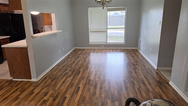 Foto del edificio - 1502 Sudbury Dr
