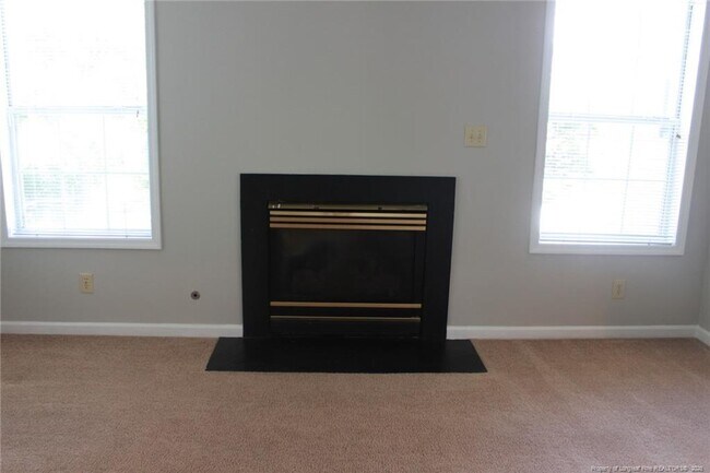 Foto del edificio - 325 Waterdown Dr