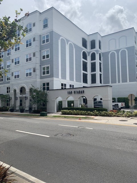Building Photo - 204 E South St