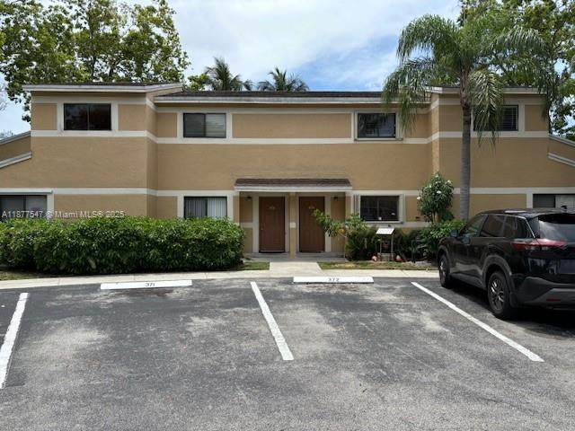 Foto del edificio - 204 Palm Cir E
