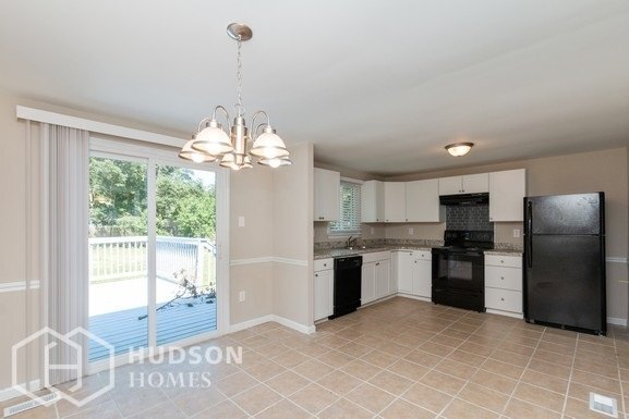 Foto del edificio - 5913 Maple Dr