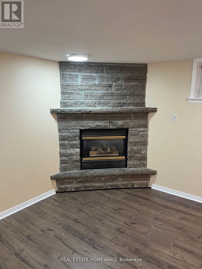 Photo du bâtiment - 810 Sanok Dr