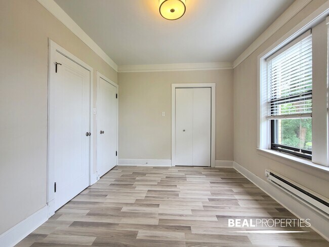 Foto del edificio - 2327 N Rockwell St