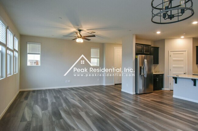 Building Photo - 3 br, 2.5 bath House - 230 Uccello Wy