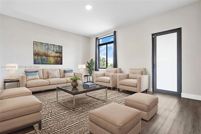 Building Photo - 444 E 16th St