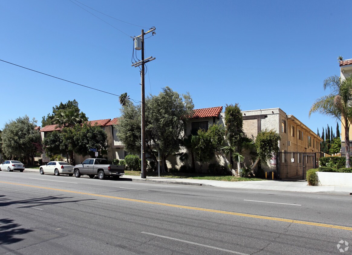Kester Avenue Apartments Apartments in Van Nuys, CA