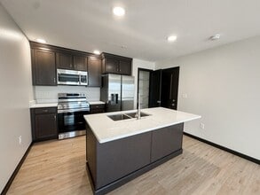 Building Photo - 2010 Legacy Ln