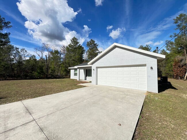 Foto del edificio - BEAUTIFUL 3 BD/2BA Home in Ocklawaha!!