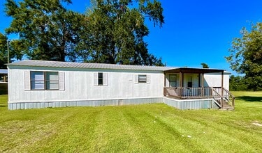 Building Photo - 2685 Pebble Hill Rd