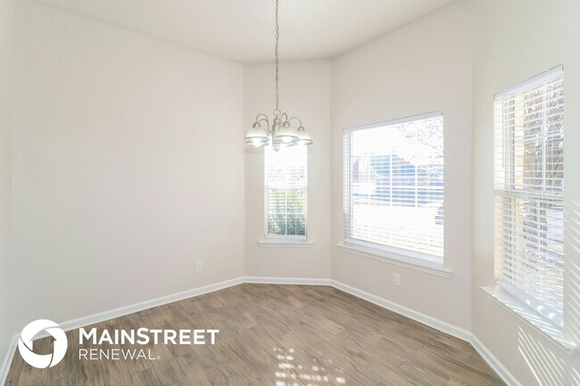 Building Photo - 5890 Carrel Cove