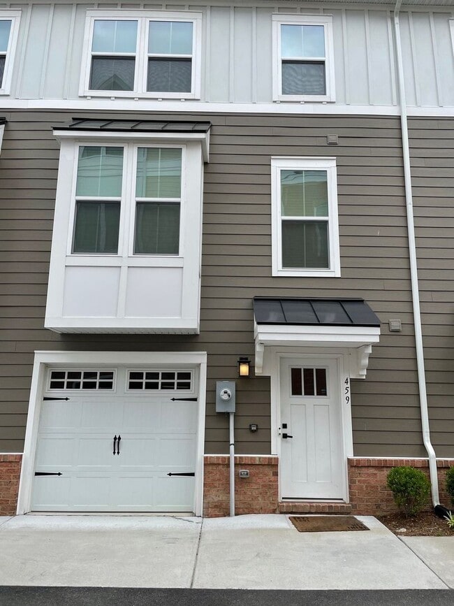 Building Photo - 459 Westport St
