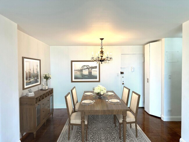 Foto del edificio - 61-20 Grand Central Pkwy