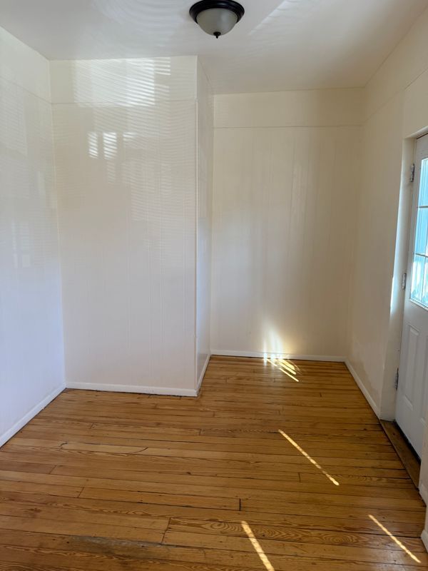 Foto del edificio - 103 Burhans Ave