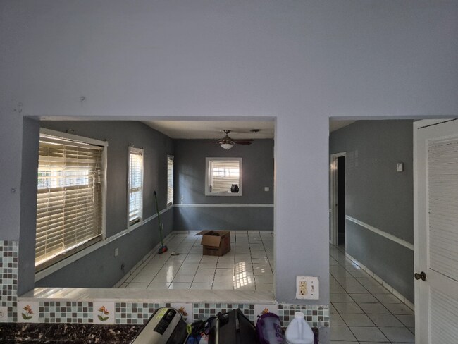 Foto del edificio - 1068 NW 31st St