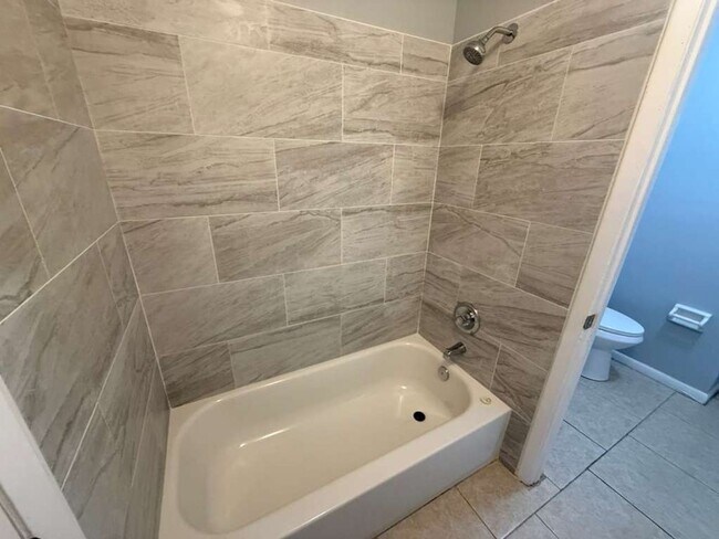 Building Photo - Remodeled & Upgraded Beautiful 2/1.5!! Apply for FREE This Holiday Season!