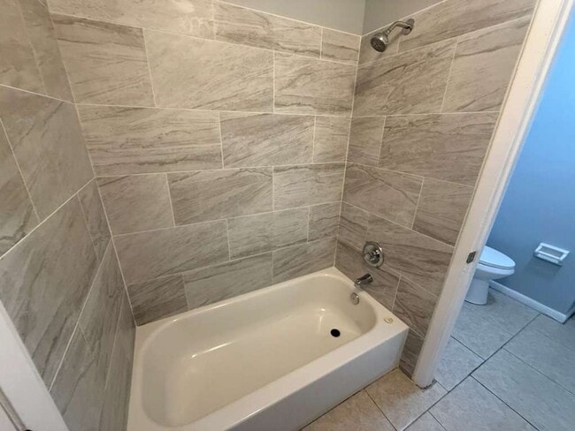 Foto del edificio - Remodeled & Upgraded Beautiful 2/1.5!! Apply for FREE!!!