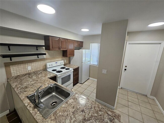 Foto del edificio - 22523 Westchester Blvd