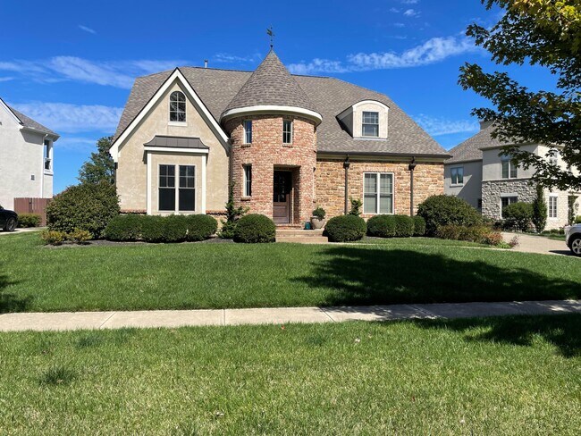 Building Photo - 4217 Village Club Dr