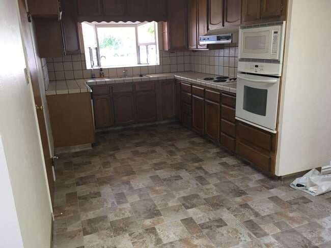 Foto del edificio - 62 Young Dr