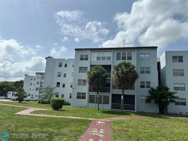 Foto del edificio - 2860 Somerset Dr