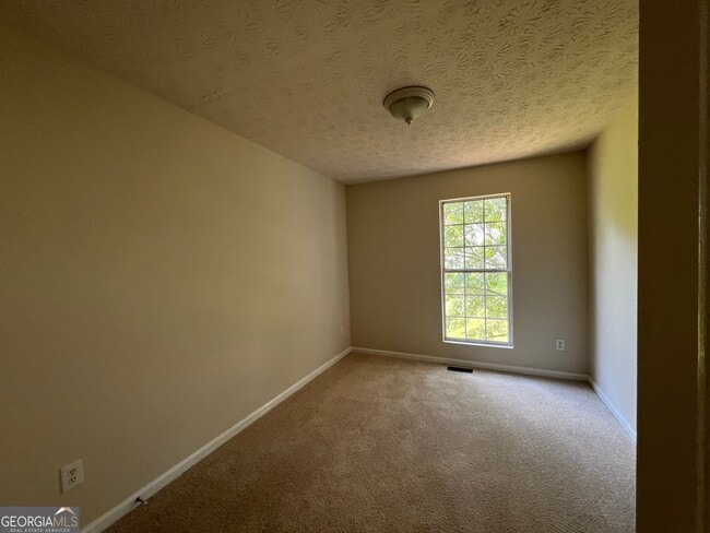 Building Photo - 3153 Kingswood Glen